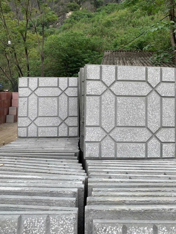 Gạch Terrazzo mai rùa non màu ghi - Gạch Bắc Việt - Công Ty Cổ Phần Tư Vấn Và Xây Dựng Hạ Tầng Kỹ Thuật Bắc Việt